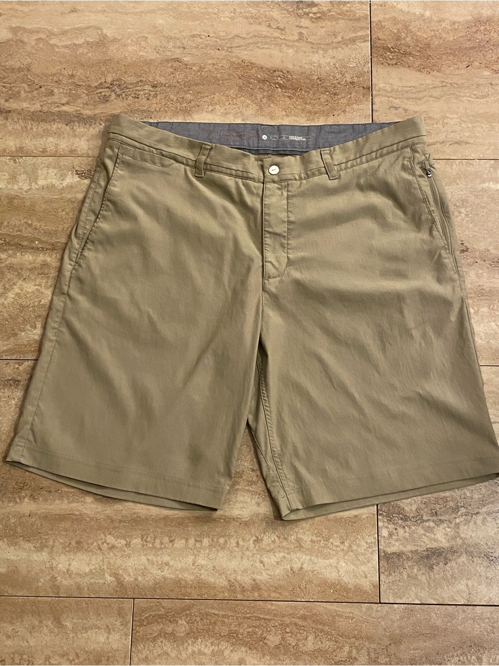 Nike Tiger Woods Men's Flat-Front Shorts Tan Golf Casual Waist 36